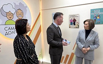 Марина Сидухина посетила недавно открывшийся комплексный социальный центр «Самарское долголетие» для пожилых людей