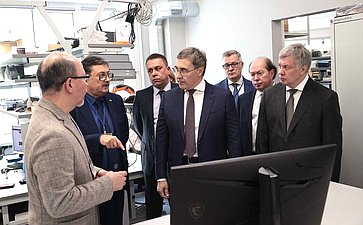 Айрат Гибатдинов посетил Научно-производственное предприятие «Завод Искра»