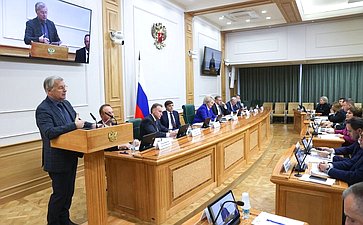 Расширенное заседание Комитета Совета Федерации по науке, образованию и культуре по вопросам обеспечения общеобразовательных организаций учебниками