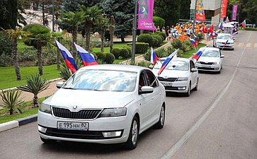 Елена Писарева в «Артеке» дала старт автопробегу
