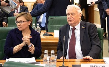 Людмила Бокова и Николай Рыжков