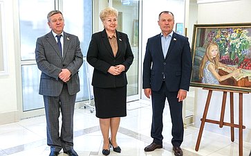 В Совете Федерации открылась выставка «Любовь к Родине дыша»