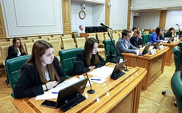 Круглый стол на тему «Интеллектуальная собственность в материальном выражении: мода, промышленный дизайн, архитектура»