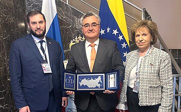Сенаторы подвели итоги наблюдения за выборами в Национальную Ассамблею и региональные органы власти в Венесуэле