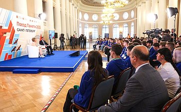 Председатель Совета Федерации Валентина Матвиенко встретилась с участниками культурно-образовательного проекта «Поезд Памяти»
