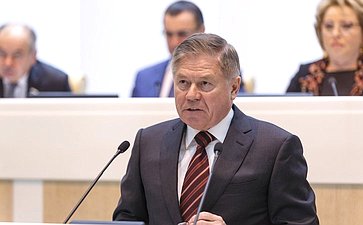 В. Лебедев на 391-м заседании Совета Федерации