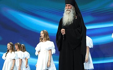 XXVIII Петербургский международный экономический форум (ПМЭФ’25). Показ международного конкурса адаптивной моды «На крыльях»