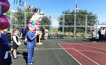 Сергей Михайлов принял участие в торжественных линейках, посвящённых Дню знаний, в школах сел Нижний Цасучей и Верхний Цасучей