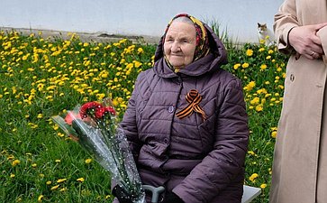 Руслан Смашнёв поздравил ветеранов из Смоленской области с Днём Победы