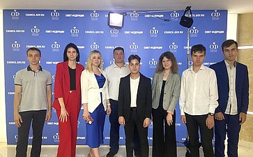 За хорошие результаты в учебе Оксана Хлякина поощрила студентов Липецкого филиала РАНХиГС поездкой в Москву на экскурсию в Совет Федерации