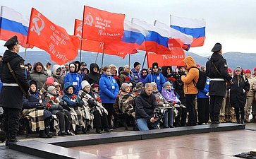 Лариса Круглова приняла участие в торжественном мероприятии у мемориала Защитникам Советского Заполярья, посвящённом 81-й годовщине разгрома немецко-фашистских войск в нашем регионе