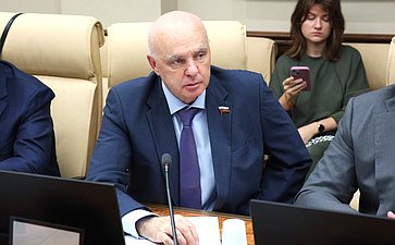 Андрей Шохин