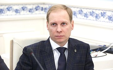 Круглый стол Комитета Совета Федерации по конституционному законодательству и государственному строительству «Адвокатура как платформа для профессионализации судебного представительства»