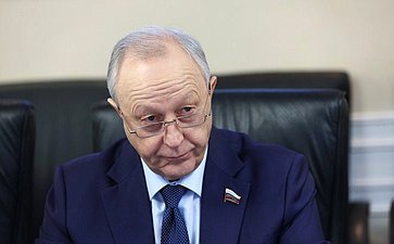 Валерий Радаев