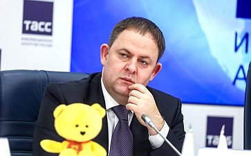 Лилия Гумерова приняла участие в пресс-конференции, посвященной проведению в Москве III Национального съезда учебной промышленности «Учпром-2025»