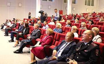 Римма Галушина и Севера Денис Гусев приняли участие в августовской педагогической конференции работников образования в Нарьян-Маре