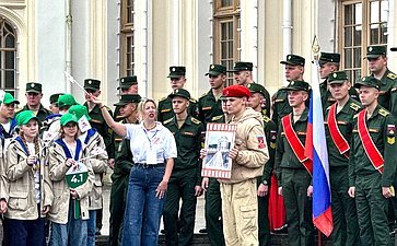 Участники проекта «Поезд Памяти» посетили Петергоф