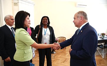 Встреча И. Умаханова с заместителем Председателя Госсовета Республики Куба Беатрис Джонсон Уррутия