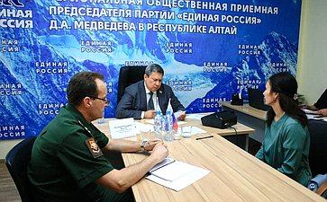 Владимир Полетаев провел личный прием граждан в Республике Алтай