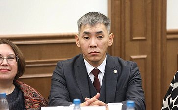 Встреча сенаторов РФ с участниками второго потока образовательной программы «Актуальные проблемы и эффективные практики устойчивого развития коренных малочисленных народов Севера, Сибири и Дальнего Востока»
