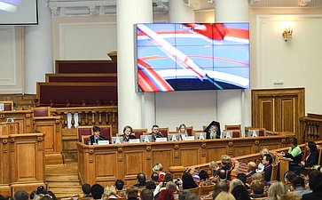 Елена Писарева приняла участие во Всероссийском патриотическом форуме, который проходил в Санкт-Петербурге