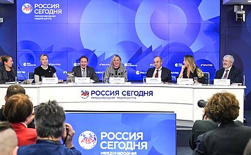 В международном мультимедийном пресс-центре Медиагруппы «Россия сегодня» заместитель председателя Комитета СФ по международным делам Наталья Никонорова приняла участие в пресс-конференции «Конфликт на Украине: взгляд из Италии»