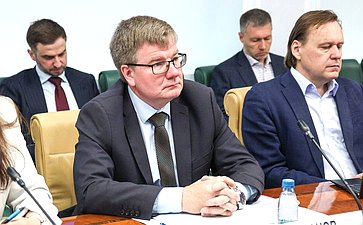 Совещание Комитета Совета Федерации по федеративному устройству, региональной политике, МСУ и делам Севера совместно с АО «Корпорацией развития Дальнего Востока и Арктики»