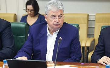 Геннадий Емельянов