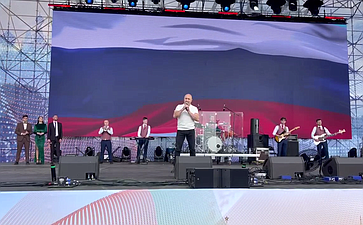 Александр Вайнберг исполнил авторские патриотические песни на концерте в Минске