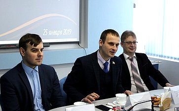 Сергей Леонов встретился со студентами и преподавателями вузов Смоленщины и поздравил их с Днём российского студенчества