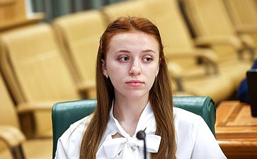 Круглый стол на тему «Интеллектуальная собственность в материальном выражении: мода, промышленный дизайн, архитектура»