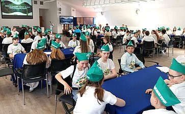 На XI Невском международном экологическом конгрессе впервые в рамках Всероссийского природоохранного социально-образовательного проекта «Эколята» состоялся Экологический турнир «Удивительное рядом»