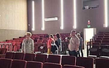 Ольга Бас в ходе поездки в регион посетила Станицу Луганскую