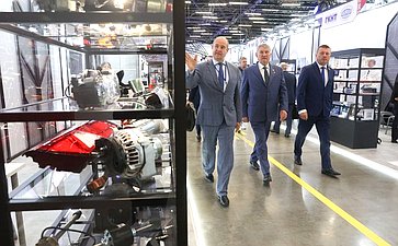 Посещение выставки достижений народного хозяйства регионов России и Беларуси
