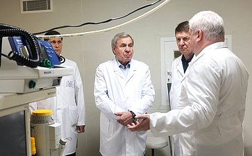 В ходе поездки сенаторы РФ осмотрели важный объект здравоохранения — областной кардиологический диспансер