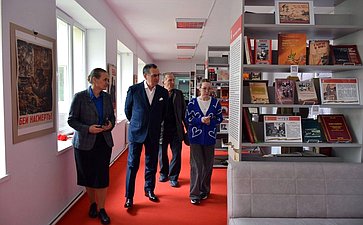 Николай Федоров посетил Национальную библиотеку Чувашской Республики