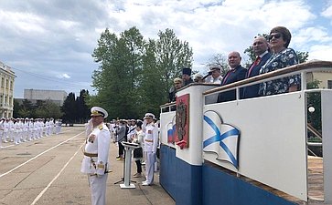 Е. Алтабаева и В. Куликов в Севастополе приняли участие в параде, посвященном 75-летию Великой Победы