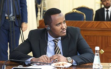 Валентина Матвиенко провела встречу с Председателем Сената Федерального парламента Федеративной Республики Сомали Абди Хаши Абдуллахи