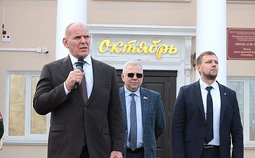 Александр Карелин принял участие в открытии современного центра греко-римской борьбы в городе Бийске