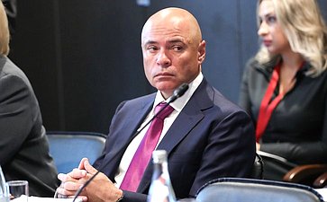 XXVIII Петербургский международный экономический форум (ПМЭФ’25). Заседание комиссии ГосСовета РФ по направлению «Кадры» на тему «Об основных подходах по привлечению квалифицированных специалистов с учетом требований рынка труда»