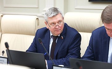 Александр Лутовинов