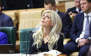 Расширенное заседание Комитета Совета Федерации по науке, образованию и культуре по вопросам обеспечения общеобразовательных организаций учебниками
