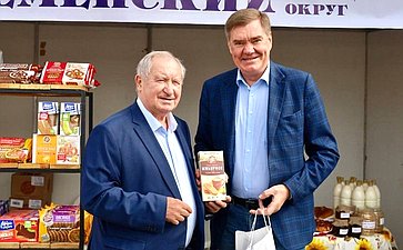 Александр Савин стал одним из почетных гостей ярмарки «Калужская осень-2025»