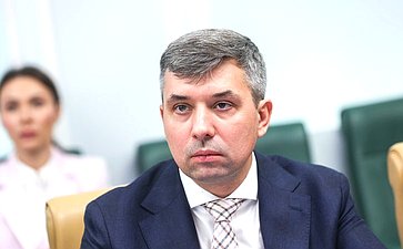 Круглый стол Комитета Совета Федерации по социальной политике совместно с Комитетом Совета Федерации по экономической политике «Создание в России федеральных круглогодичных курортов: реализация федерального проекта «Пять морей и озеро Байкал»»