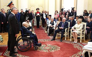 Валентина Матвиенко приняла участие в церемонии вручения знаков отличия «Почетный гражданин Санкт-Петербурга» в Мариинском дворце, посвященных Дню Санкт-Петербурга