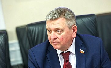 Александр Лутовинов