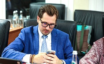 Круглый стол на тему «Решающая роль в Победе над гитлеровской Германией как одна из основ международного статуса России. Против покушений на историческую правду»