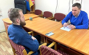 Виктор Новожилов встретился с председателем Совета депутатов Вельска Дмитрием Истоминым