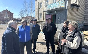 Сергей Михайлов проконтролировал ход строительства и ремонта в детском саду № 63 в поселке Чернышевск