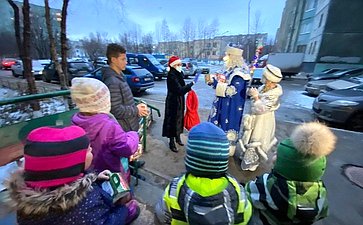 Татьяна Кусайко приняла участие в благотворительной волонтерской акции «Дед Мороз в каждый дом»